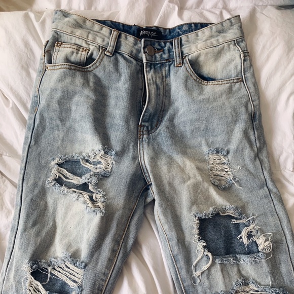 Nasty Gal Denim - Light/Acid Wash Ripped Mom Jeans